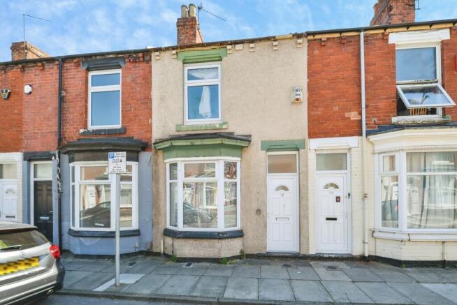2 bed property, in Cadogan Street, £80,000