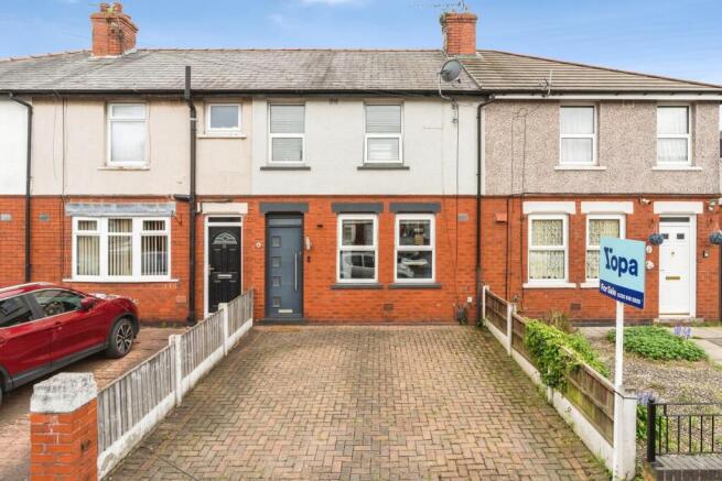 2 bed property, in Moorlands Avenue, £169,950