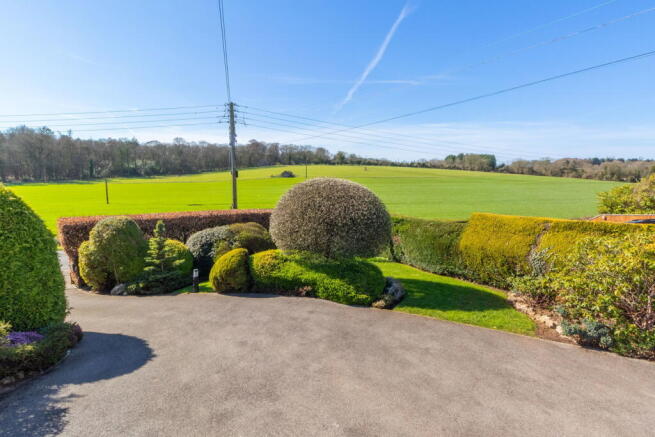 3 bed property, in Flax Bourton Road, £700,000
