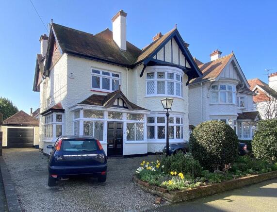 6 bed property, in Burges Road, £1,100,000