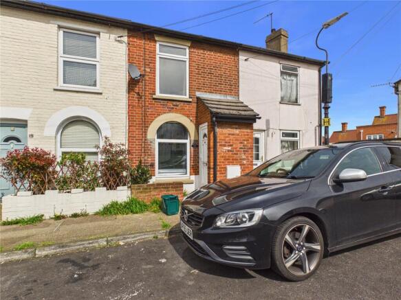 2 bed property, in Shrubland Road, £170,000