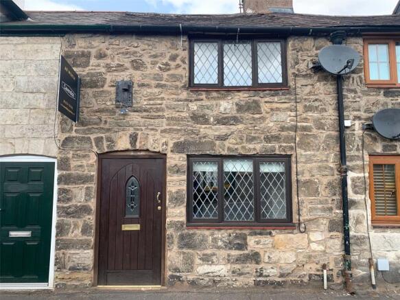 2 bed property, in New Street, £120,000