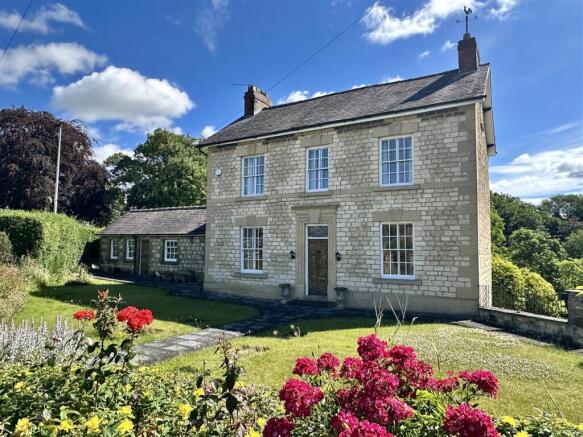 4 bed property, in 14 East Mount, £600,000