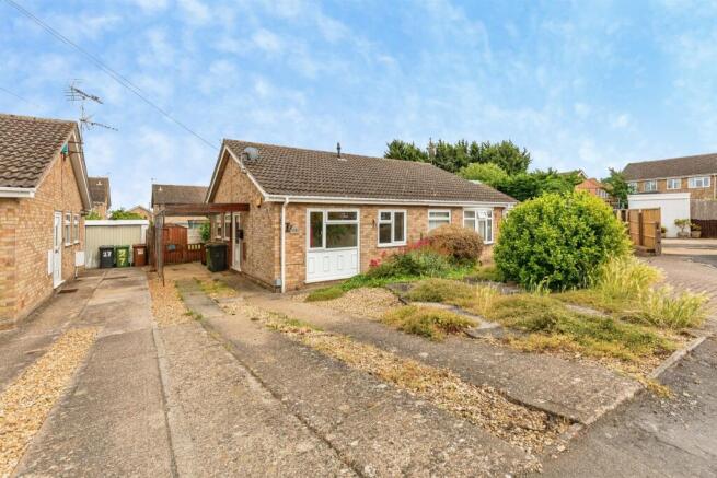 2 bed property, in Saxon Rise, £190,000