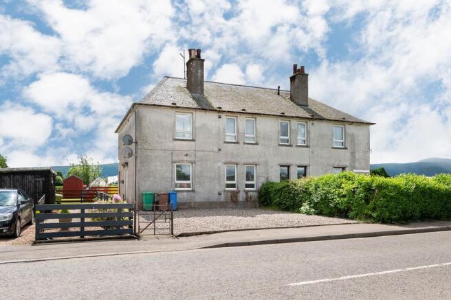 2 bed property, in Auchtermuchty Road, £125,000