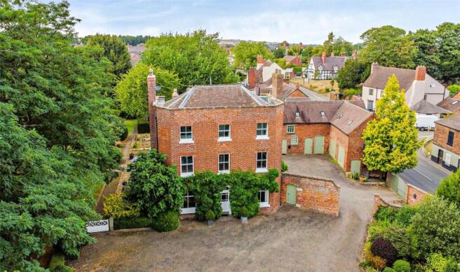 6 bed property, in Dorrington House, £1,100,000