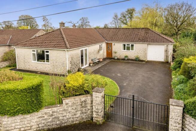4 bed property, in Pound Lane, £550,000