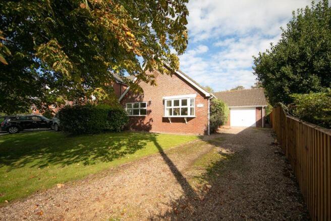 2 bed property, in "Woodside" Douglas Avenue, £375,000