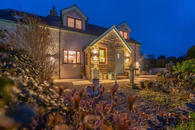 4 bed property, in Chapel Street, £535,000