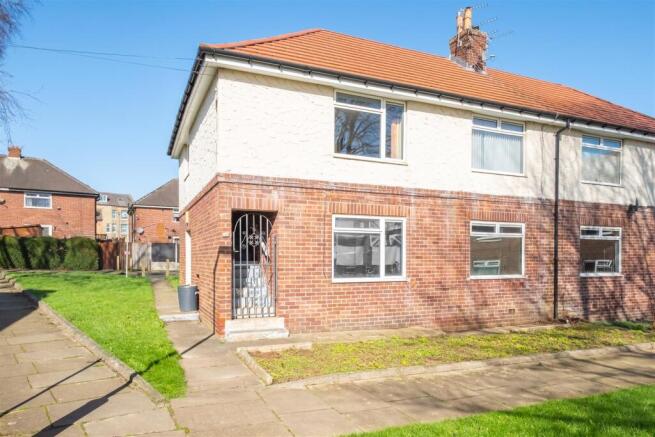 1 bed property, in Sandholme Crescent, £70,000