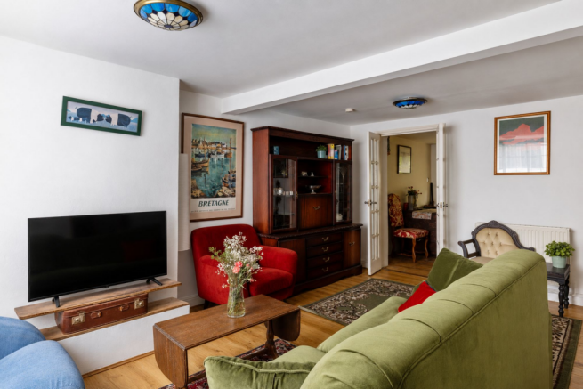 2 bed property, in Marlborough Street, £450,000