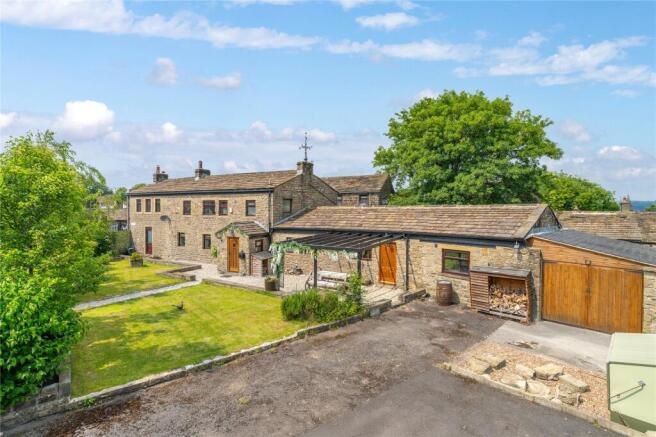 4 bed property, in Bobbin Mill Close, £625,000