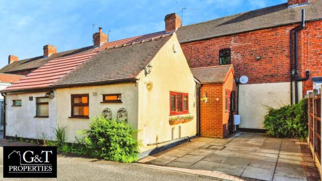 2 bed property, in Paint Cup Row, £220,000