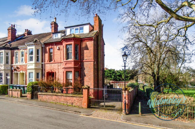5 bed property, in Middleborough Road, £450,000