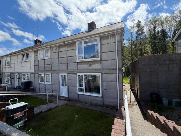 2 bed property, in Rassau, £90,000