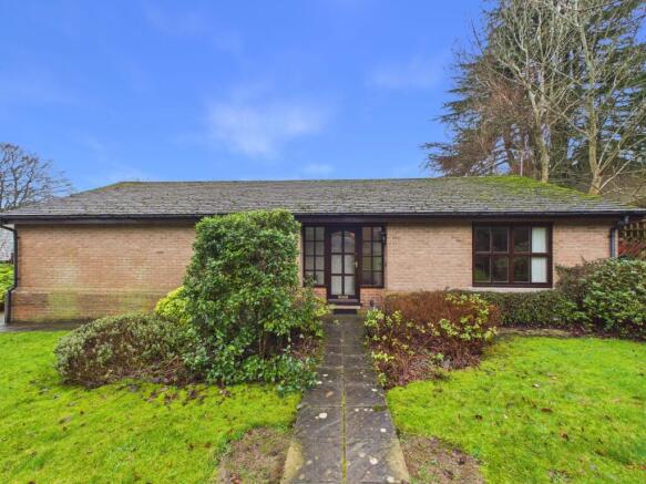 3 bed property, in Rockside View, £399,995