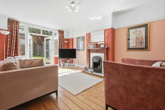 3 bed property, in Moorfield Avenue, £935,000