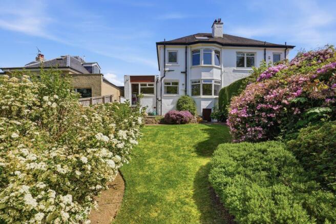3 bed property, in 26 Craiglockhart Dell Road, £475,000
