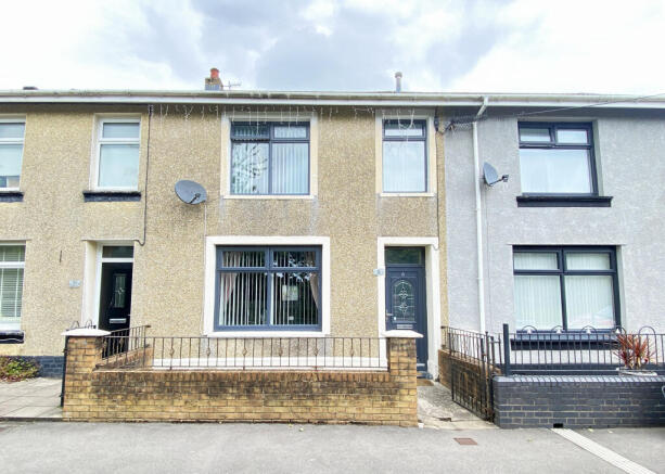 3 bed property, in Oxford Street, £169,950