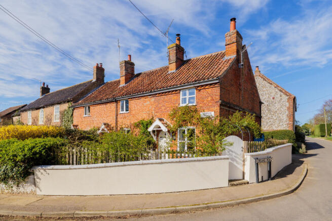 2 bed property, in Harpers Yard, £260,000