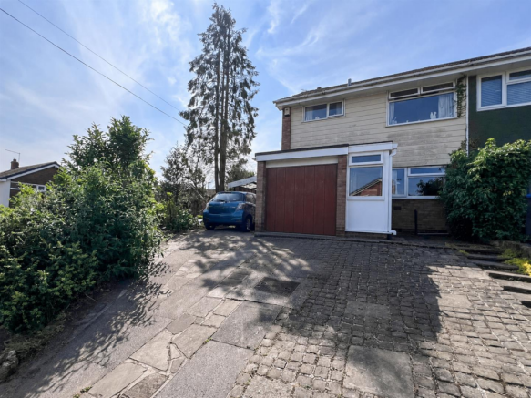 3 bed property, in St. Edwards Road, £225,000