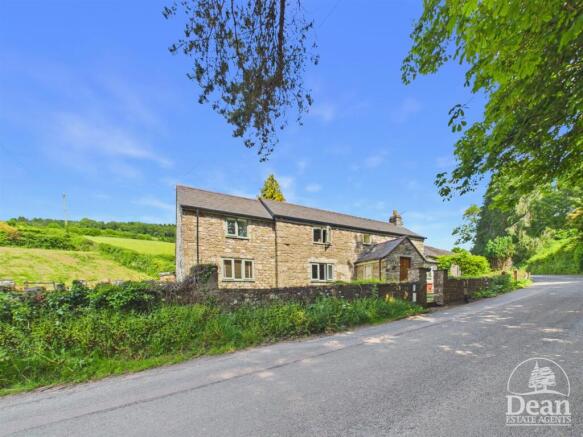 6 bed property, in Mork, £725,000