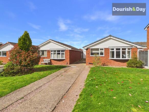 2 bed property, in The Bramblings, £250,000