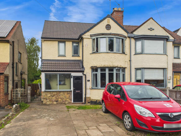 3 bed property, in Station Road, £250,000