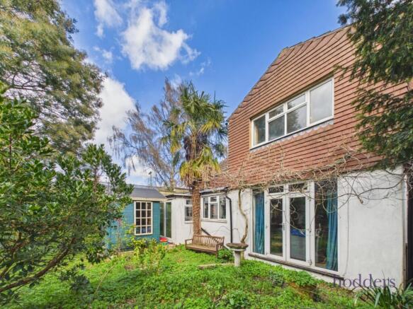 4 bed property, in Ferney Road, £550,000