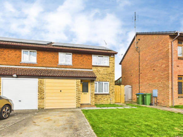 3 bed property, in Singleton Road, £400,000