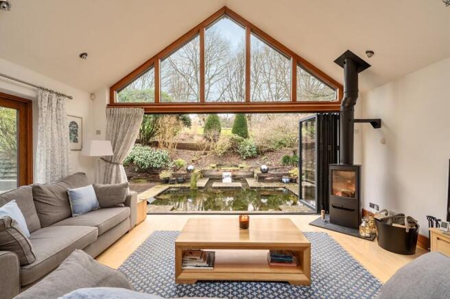 5 bed property, in Britannia Close, £1,000,000