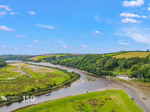 3 bed property, in Aveton Gifford, £725,000