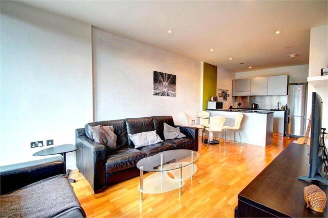 1 bed property, in Quayside Lofts, £80,000