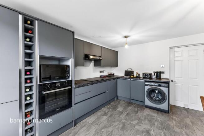 3 bed property, in Brecon Close, £425,000