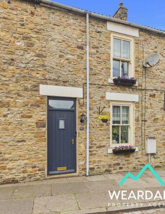 2 bed property, in The Causeway, £260,000