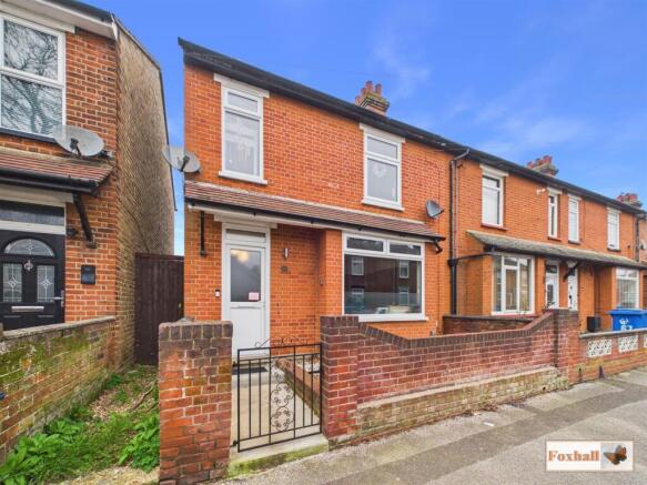 3 bed property, in Woodville Road, £245,000