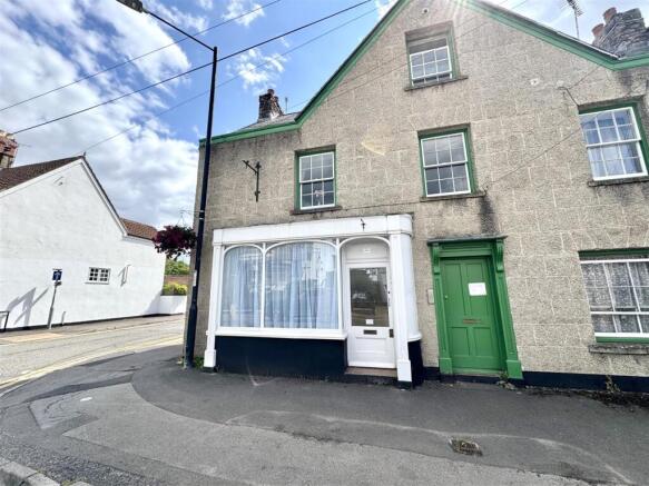 1 bed property, in Bridge Street, £155,000