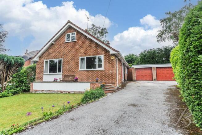 4 bed property, in Mavis Avenue, £450,000