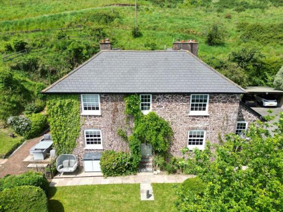 5 bed property, in Cadeleigh, £975,000
