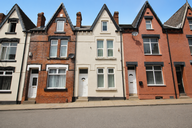 4 bed property, in Nowell Place, £150,000