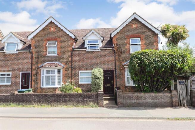 1 bed property, in Victory Road, £160,000
