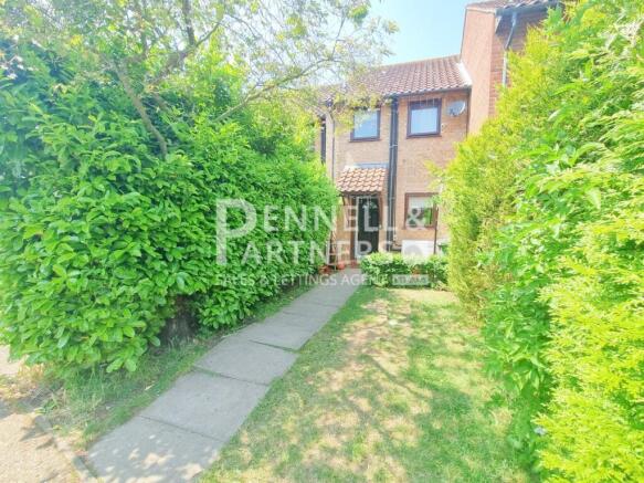 2 bed property, in Rasen Court, £160,000