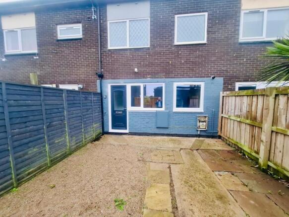 3 bed property, in Hawes Place, £75,000