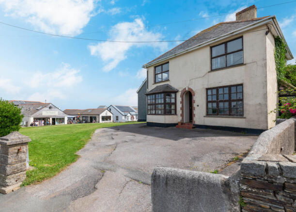 3 bed property, in New Road, £350,000