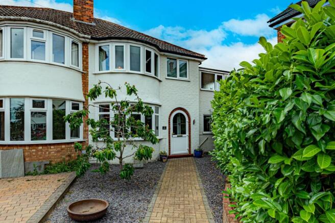 4 bed property, in Bateman Road, £360,000
