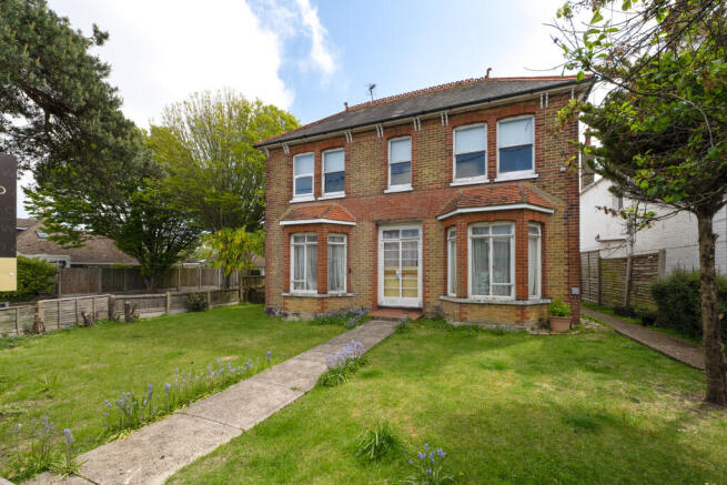 5 bed property, in Ham Shades Lane, £650,000
