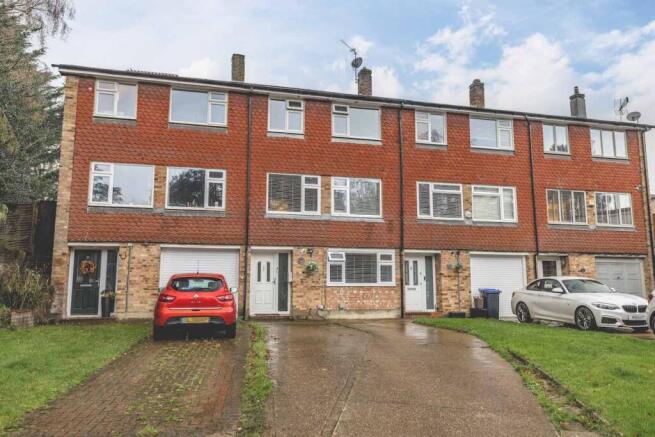 4 bed property, in Copse Wood, £550,000