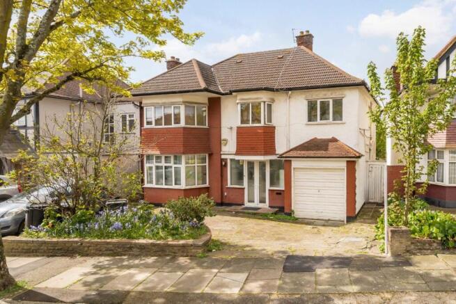 5 bed property, in Alderton Crescent, £1,150,000