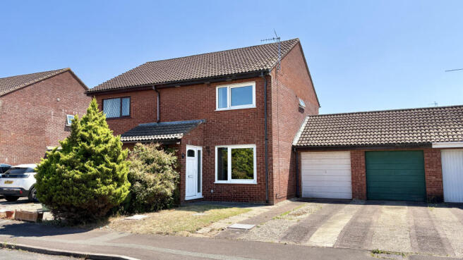 3 bed property, in Gill Crescent, £290,000