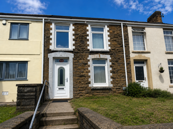 3 bed property, in Bryneithin Terrace, £160,000